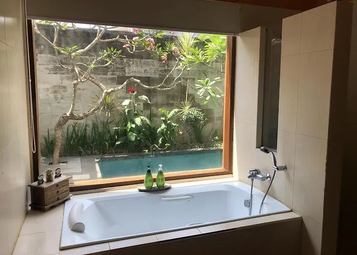 別荘 Nuansa Kori House 4 Bedrooms, ジンバラン